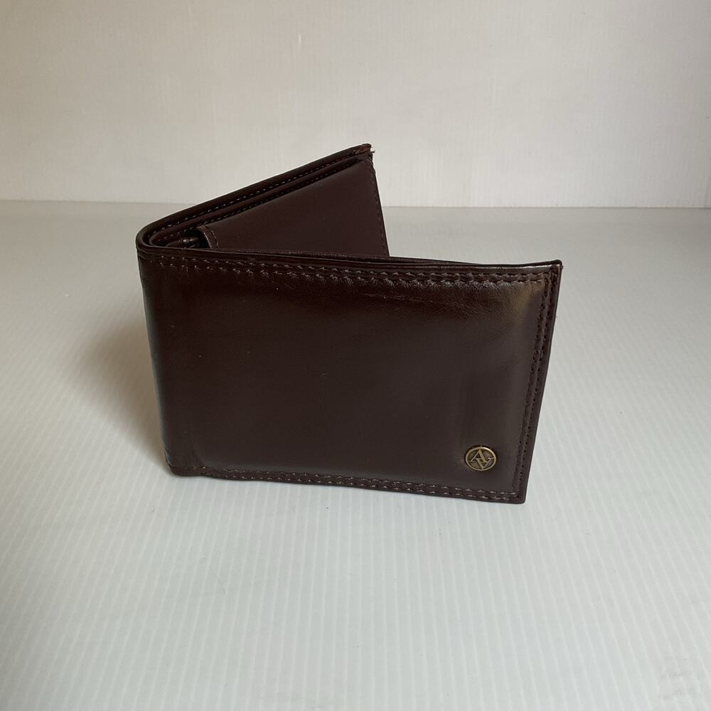Adrienne Vittadini Men’s Brown Bifold Wallet Coin Pocket ID Window Card Holder